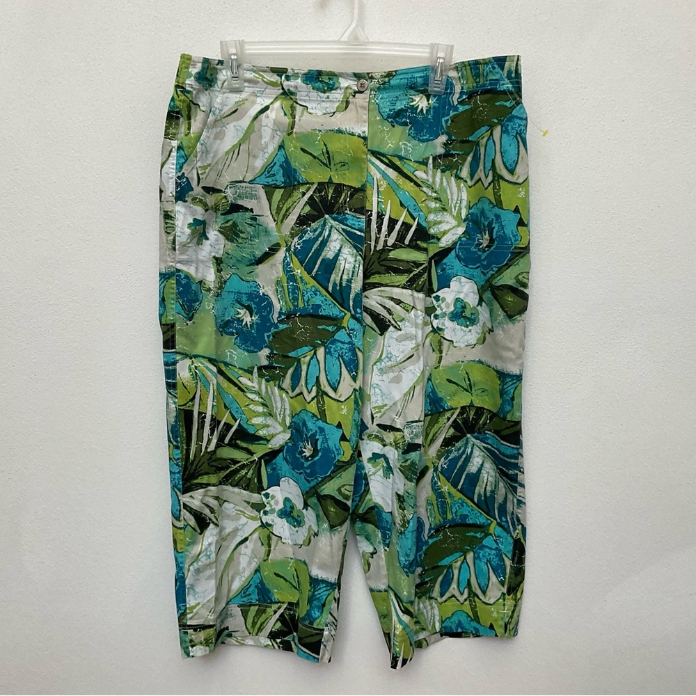 Chico's Light Green, Teal Tropical Leaf Print Button Front Capri Pants Size 3 XL